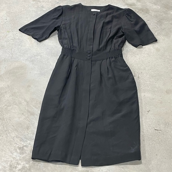 Jos. A. Bank Dresses & Skirts - Vintage Jos A Banks Black Short sleeve knee length 100% silk dress size 4